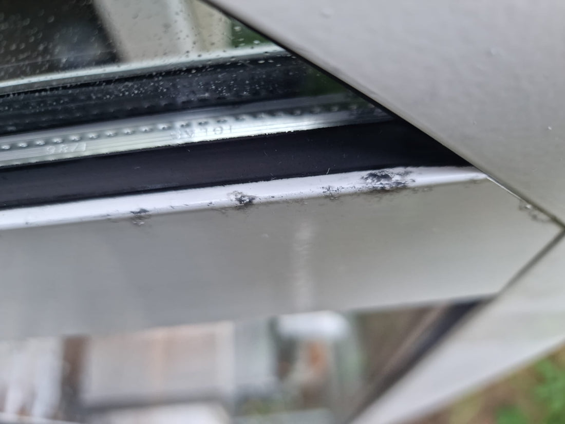 Aluminium kozijnen zelf wrappen met folie: Zo geef je ze eenvoudig een nieuwe look - Zelfwrappen.com