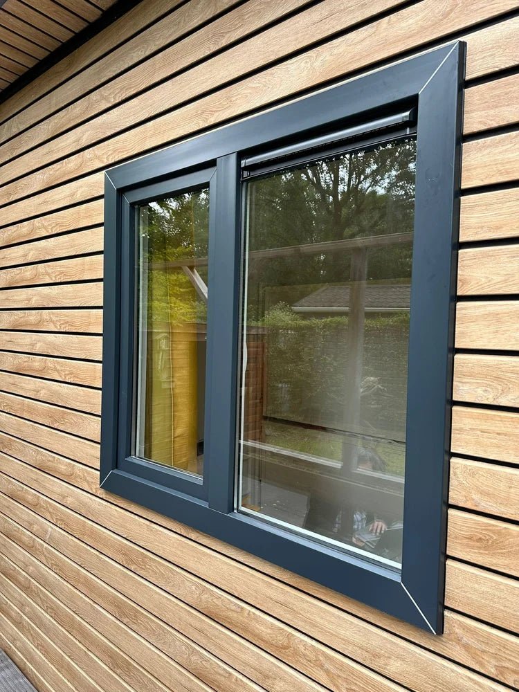 Kozijnen wrappen van een nieuw chalet - Zelfwrappen.com